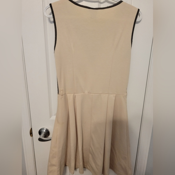 Faux mesh cut out dress - Picture 4 of 5